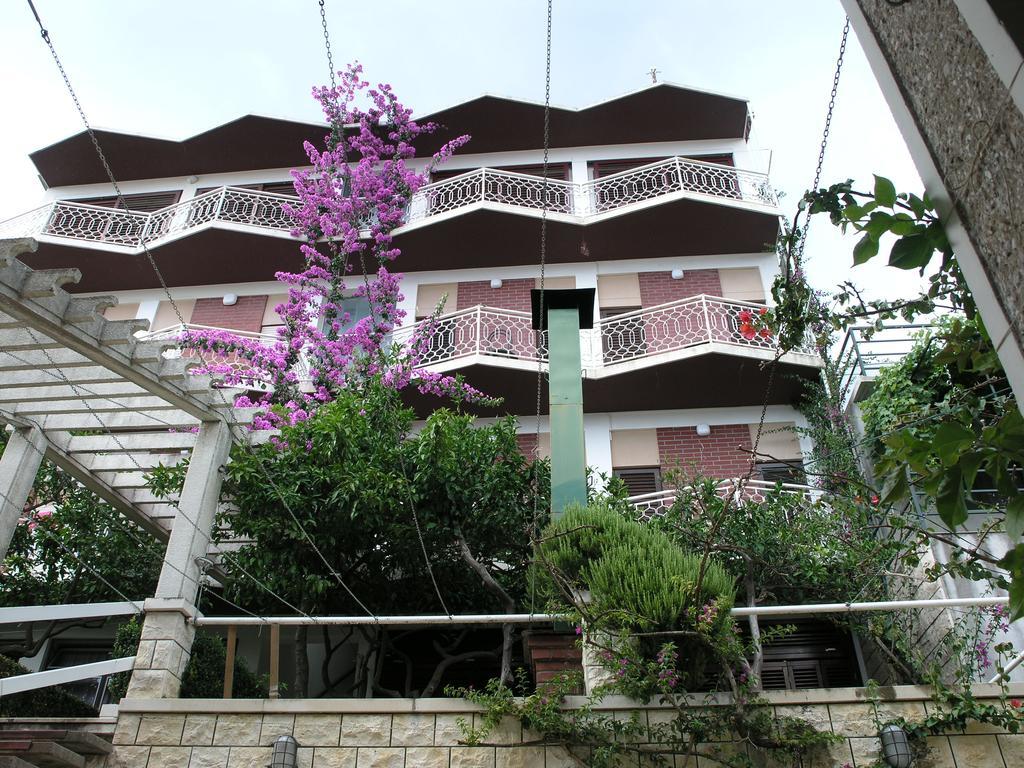 Apartments Dobrila Podgora Exterior foto
